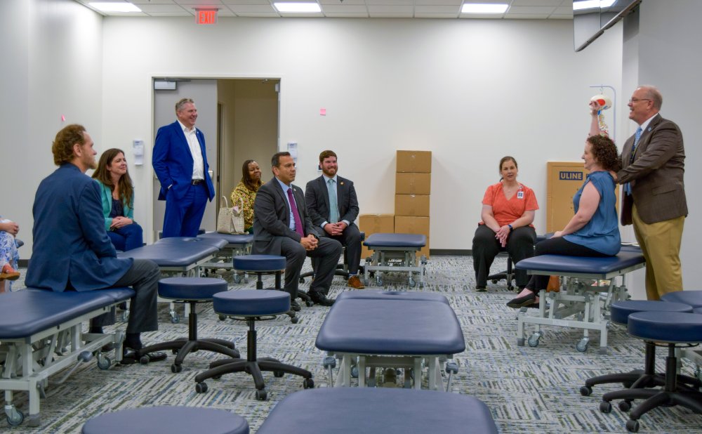 Tennessee Department of Health Commissioner's office in the ONMM lab watching a demonstration