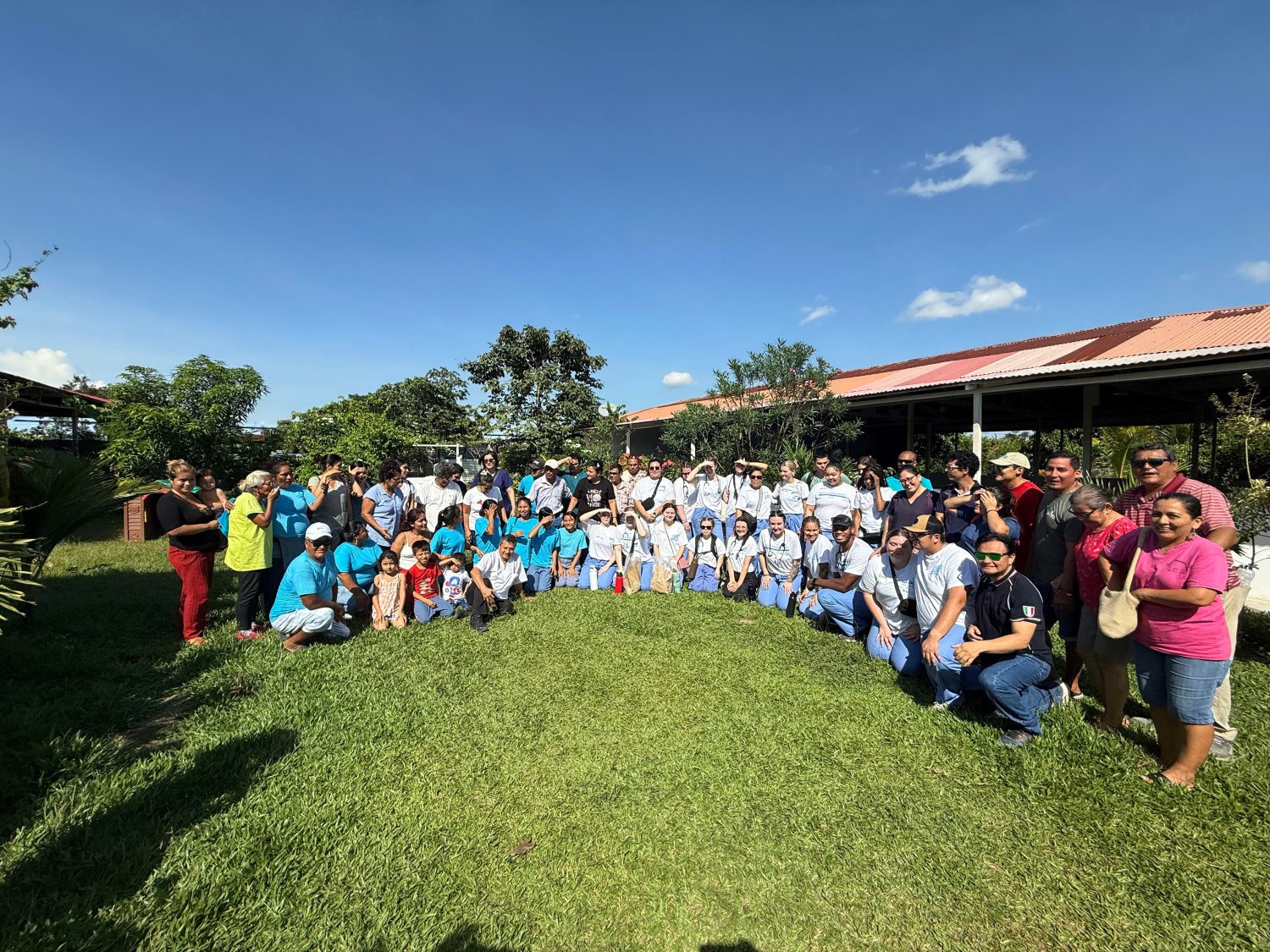 group photo of everyone on the trip 