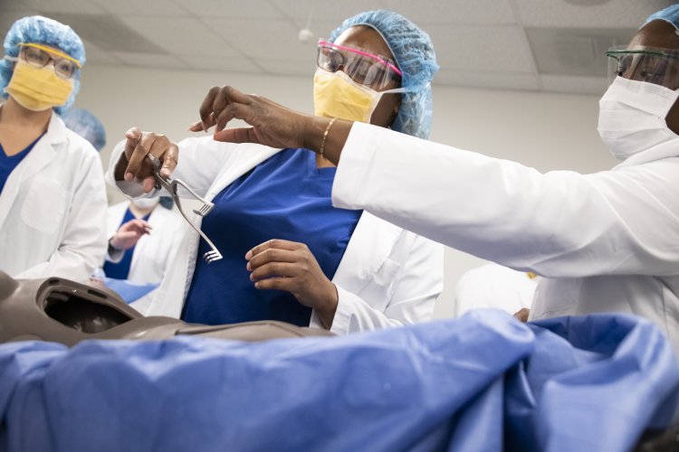 Surg tech students 
